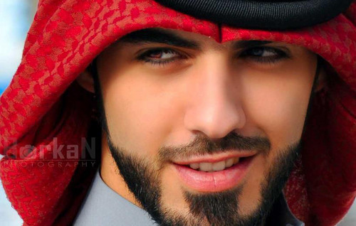 Este es uno de los tres hombres expulsados de Arabia Saudita por ser demasiado guapo (FOTOS)