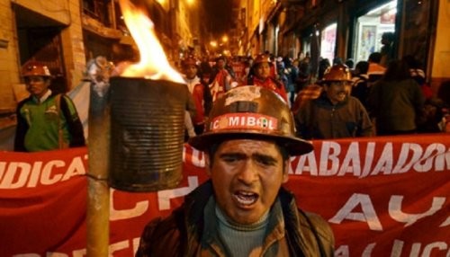 Bolivia: Gobierno asegura que las exigencias de la COB acabarían con el Fondo Solidario