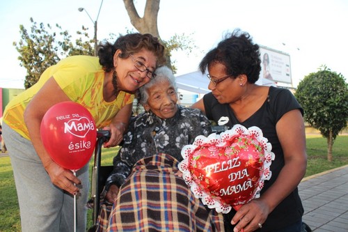 Municipio de Barranco rinde homenaje a la madre más longeva del distrito