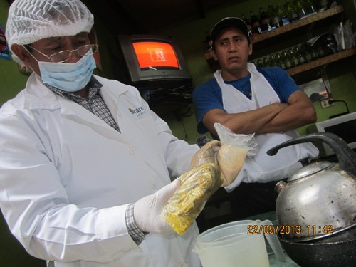 Municipalidad de Barranco inspecciona puestos de comida en mercados del distrito