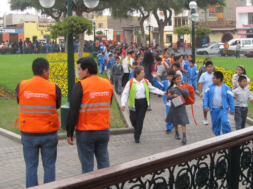 Surcanos participaron masivamente en el simulacro de sismo