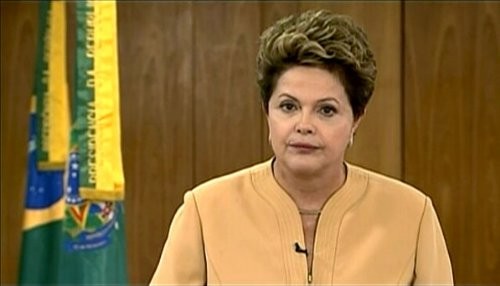 Brasil: Dilma Rousseff promete referéndum sobre reformas políticas