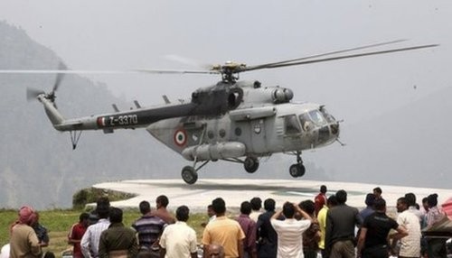 India: 20 víctimas encontradas tras choque de helicóptero