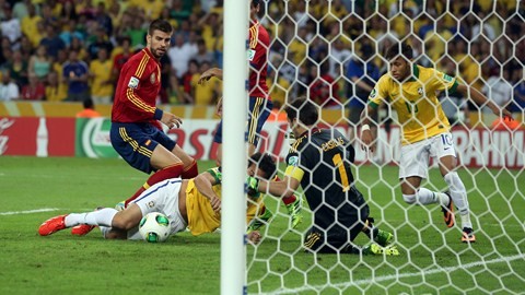 Brasil y España disputan el título en la final de la Copa Confederaciones 2013: Alineaciones