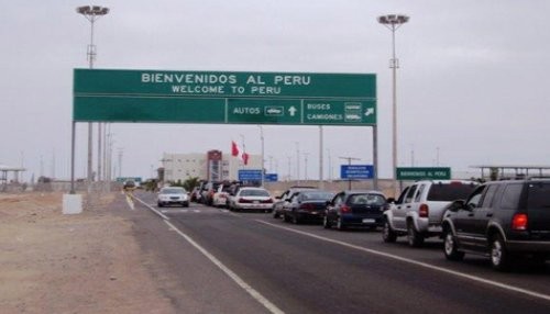 Vacunan contra la influenza a trabajadores de complejo fronterizo entre Perú y Chile