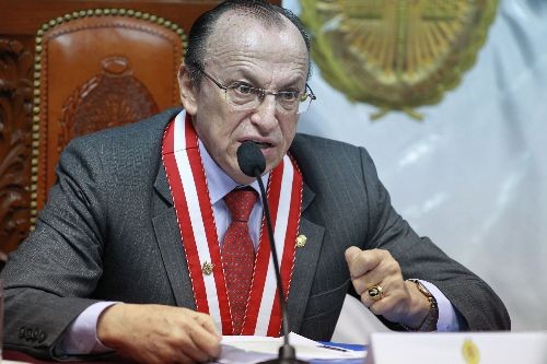 José Peláez Bardales estima que el informe sobre las cuentas del ex presidente Alan García estará listo dentro de un mes y medio