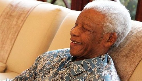 Nelson Mandela pasa su cumpleaños número 95 años en el hospital