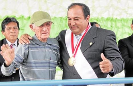 Presidente regional de Tumbes pide la liberación de Abimael Guzmán