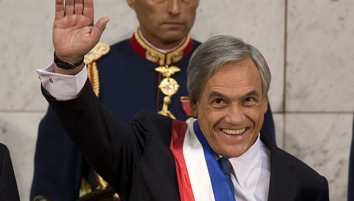 Piñera cambia a ocho ministros tras protestas sociales
