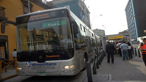 Bus de El Metropolitano chocó en Barranco