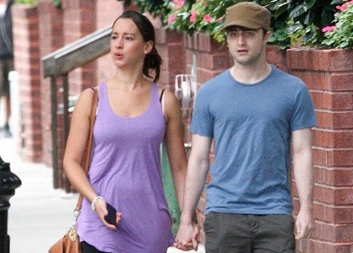 Daniel Radcliffe de paseo con su nueva novia