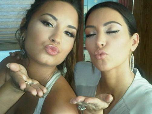 Demi Lovato: 'Estoy emocionada por la boda de Kim Kardashian'