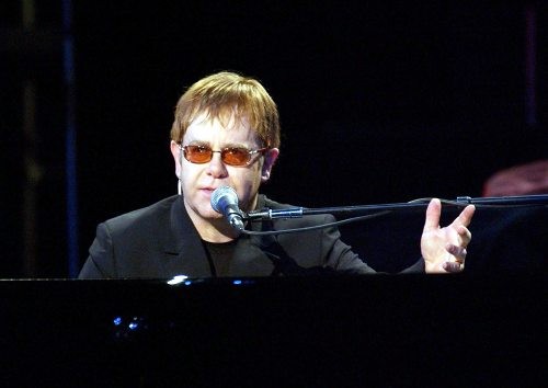 Elton John asistió al homenaje a Elizabeth Taylor