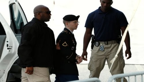 Bradley Manning fue condenado a 35 años por filtrar secretos del gobierno