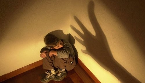 Detrás de problemas psicológicos en menores puede haber maltrato físico en casa