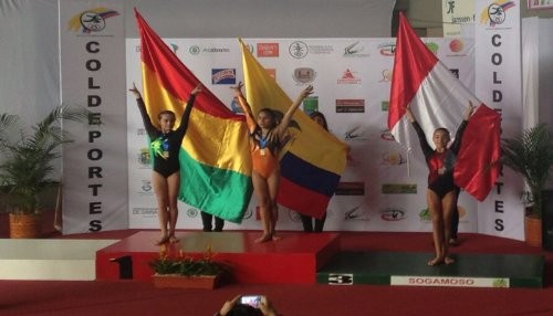 Arantxa Cortez brilló con luz propia en Sudamericano de Gimnasia Arantxa Cortez brilló con luz propia en Sudamericano de Gimnasia