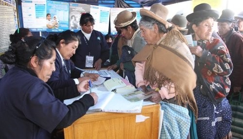 Más de 1,000 atenciones a personas afectadas por nevadas en Puno