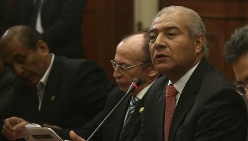 Ministro del Interior anuncia mejoras en formación policial