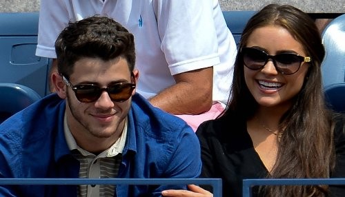 Nick Jonas acompaña a Olivia Culpo a una ceremonia de homenaje [FOTOS]