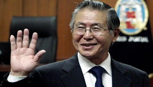 Alberto Fujimori a Abugattás: ¿tanto miedo me tiene?