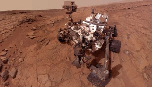 NASA: Curiosity encuentra agua en suelo marciano