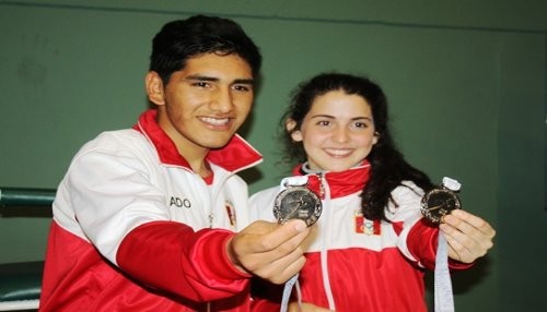 Badmintonista Daniela Macias y José Guevara lograron medalla de plata en Juegos Sudamericanos de la Juventud