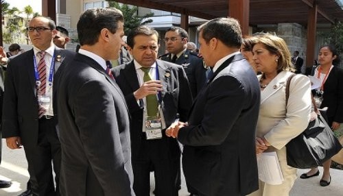 Presidentes de Perú y México se reunieron en el marco del foro APEC en Indonesia