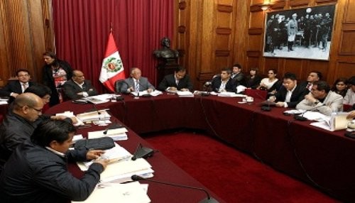 Postergan para la próxima sesión denuncia contra congresista Gagó, Fujimori y Becerril