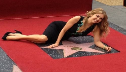 Thalia ya tiene su estrella en el Paseo de la Fama de Hollywood