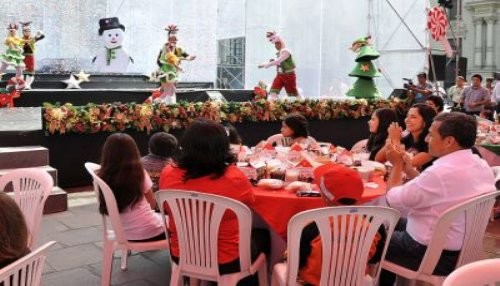 Presidente Humala compartió desayuno navideño con niños del Inabif