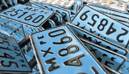 Cambio de placas: pobre ciudadanía Cambio de placas: pobre ciudadanía