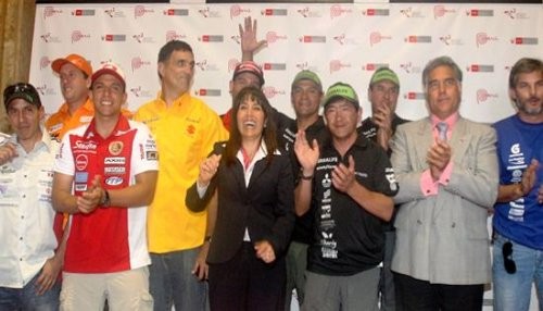 Con la llegada de Alexis Hernández a Rosario se completó la delegación peruana para el Rally Dakar 2014