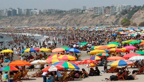 Con banderín en las playas y sticker en piscinas se indicará la calidad sanitaria de esos lugares