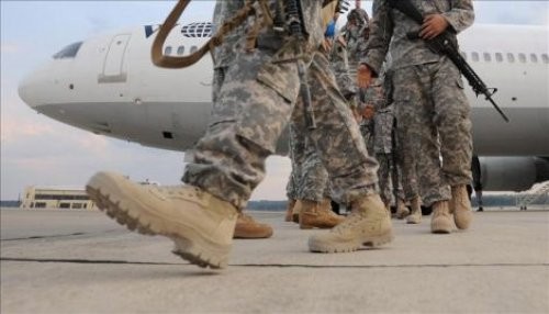 Aparecen imágenes de marines estadounidenses quemando cuerpos de insurgentes iraquíes [FOTOS]