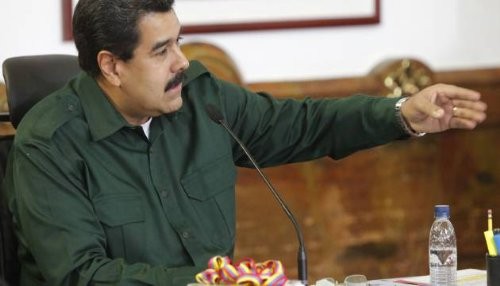 Dialogar con Maduro es inútil