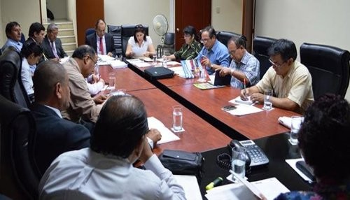 Ejecutivo analiza con representantes regionales y sociales reubicación de Cerro de Pasco