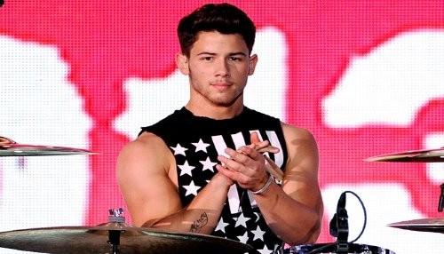 Nick Jonas se convierte en el director creativo de Demi Lovato