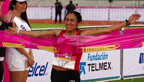 Gladys Tejada gana Media Maratón en Puerto Rico
