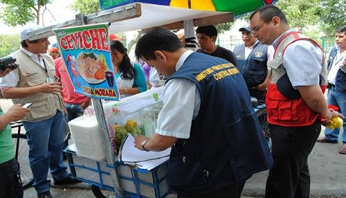 Intervienen locales donde preparan cebiche para venta ambulatoria en San Luis