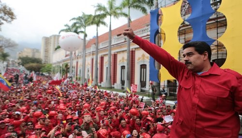 Maduro: el pueblo se insurreccionaría si el fascismo lograra sacar al Presidente por golpe de Estado