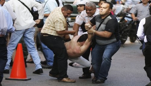 Venezuela identifica agresores en Facebook