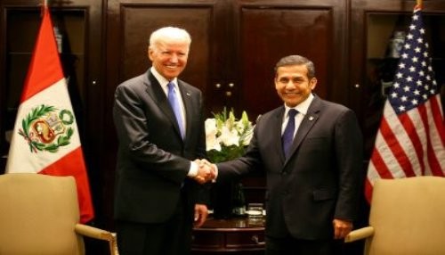 Mandatario sostuvo encuentro con vicepresidente de Estados Unidos, Joe Biden, en Santiago de Chile