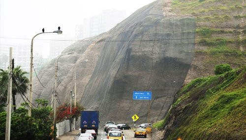 Municipalidad de Lima continúa protegiendo los acantilados de Miraflores, en la Costa Verde