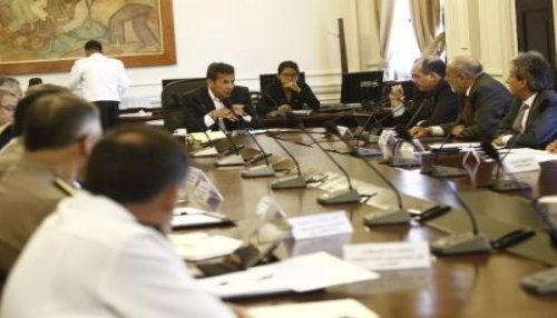 Jefe de Estado encabeza reunión para disponer mayores esfuerzos contra la minería ilegal