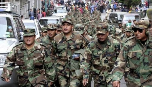 Bolivia: El gobierno despide a cientos de soldados que protestaban