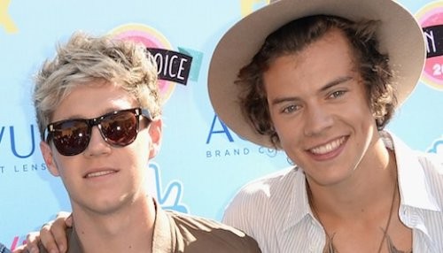 Niall Horan y Harry Styles son captados corriendo en ropa interior en un Hotel [VIDEO]