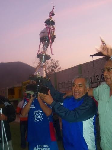 Géminis campeón de fútbol de Comas