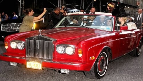 Lady Gaga subastará su Rolls Royce convertible