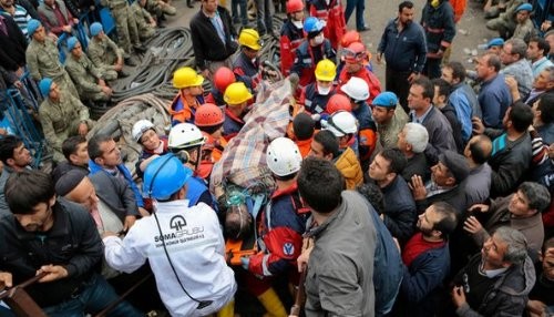 Turquía: Sigue la búsqueda de sobrevivientes tras derrumbe en mina de carbón