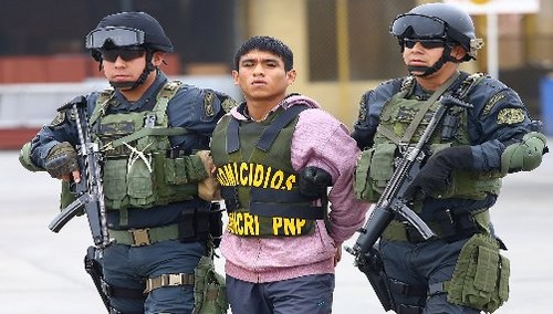 Policía traslada a Lima a nueve detenidos implicados en crimen de Ezequiel Nolasco